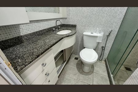 Apartamento à venda com 210m², 4 quartos e 2 vagasBanheiro quarto 1