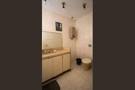 Casa à venda com 1500m², 3 quartos e 5 vagasBanheiro Social