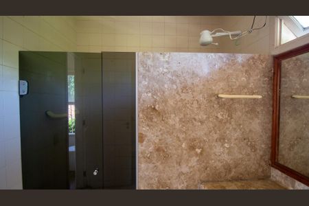 Casa à venda com 1500m², 3 quartos e 5 vagasBanheiro da Suíte 2