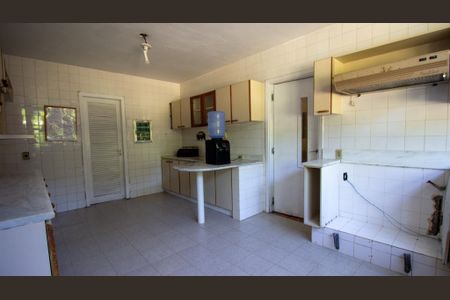 Casa à venda com 1500m², 3 quartos e 5 vagasCozinha e Área de Serviço