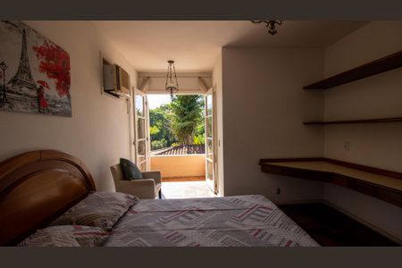 Casa à venda com 1500m², 3 quartos e 5 vagasSuíte 2