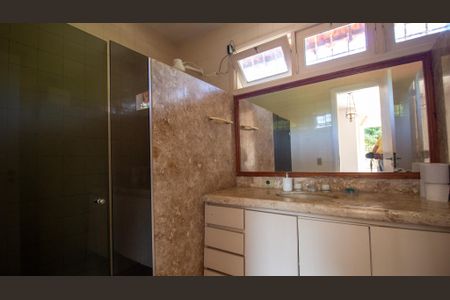 Casa à venda com 1500m², 3 quartos e 5 vagasBanheiro da Suíte 2