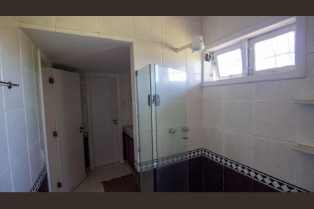 Casa à venda com 1500m², 3 quartos e 5 vagasBanheiro da Suíte 1