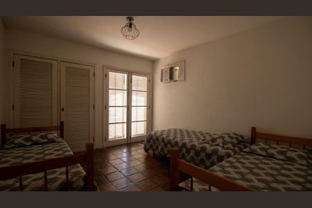 Casa à venda com 1500m², 3 quartos e 5 vagasQuarto