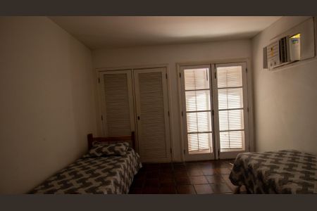 Casa à venda com 1500m², 3 quartos e 5 vagasQuarto