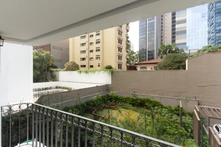 Apartamento à venda com 80m², 3 quartos e 1 vaga Apartamento à venda com 80m², 3 quartos e 1 vagaVaranda