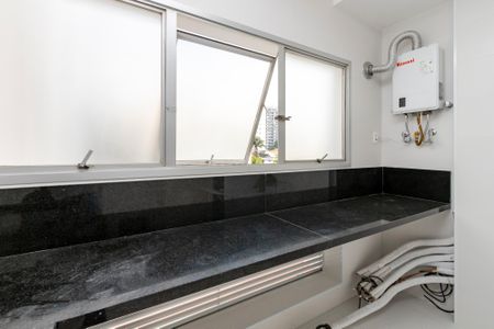 Apartamento à venda com 200m², 3 quartos e 4 vagas Apartamento à venda com 200m², 3 quartos e 4 vagasÁrea de Serviço