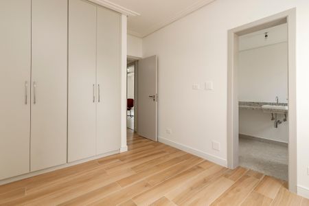 Apartamento à venda com 200m², 3 quartos e 4 vagas Apartamento à venda com 200m², 3 quartos e 4 vagasSuíte 2