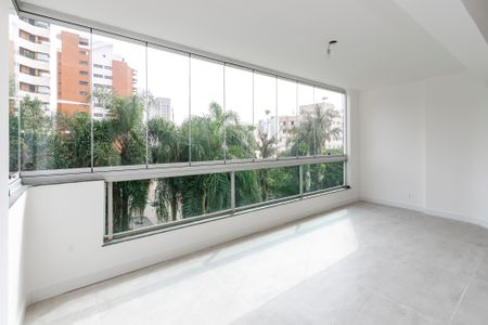 Apartamento à venda com 200m², 3 quartos e 4 vagas Apartamento à venda com 200m², 3 quartos e 4 vagasVaranda da Sala