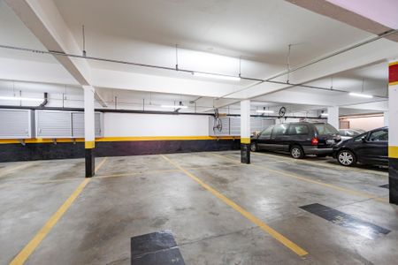 Apartamento à venda com 200m², 3 quartos e 4 vagas Apartamento à venda com 200m², 3 quartos e 4 vagasGaragem