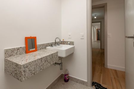 Apartamento à venda com 200m², 3 quartos e 4 vagas Apartamento à venda com 200m², 3 quartos e 4 vagasBanheiro da Suíte 3