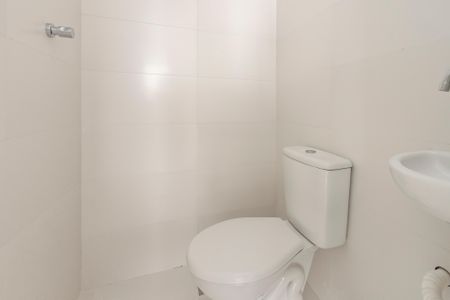 Apartamento à venda com 200m², 3 quartos e 4 vagas Apartamento à venda com 200m², 3 quartos e 4 vagasBanheiro de Serviço