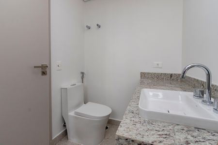 Apartamento à venda com 200m², 3 quartos e 4 vagas Apartamento à venda com 200m², 3 quartos e 4 vagasBanheiro da Suíte 2