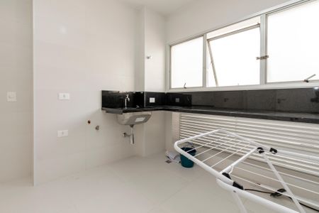 Apartamento à venda com 200m², 3 quartos e 4 vagas Apartamento à venda com 200m², 3 quartos e 4 vagasÁrea de Serviço