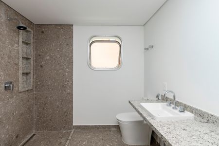 Apartamento à venda com 200m², 3 quartos e 4 vagas Apartamento à venda com 200m², 3 quartos e 4 vagasBanheiro Suíte 1