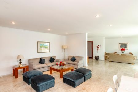 Apartamento à venda com 200m², 3 quartos e 4 vagas Apartamento à venda com 200m², 3 quartos e 4 vagasÁrea Comum