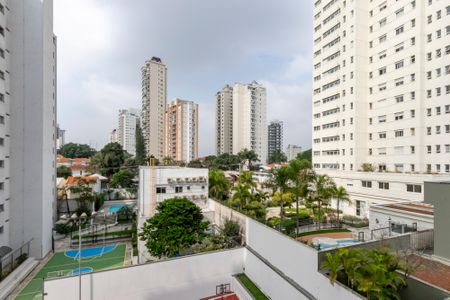 Apartamento à venda com 200m², 3 quartos e 4 vagas Apartamento à venda com 200m², 3 quartos e 4 vagasVista da Suíte 2