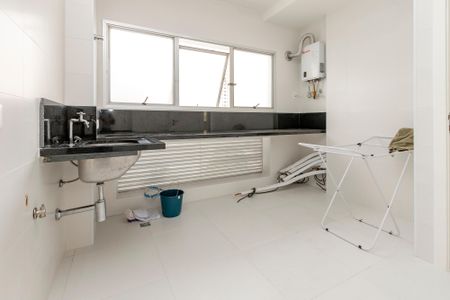 Apartamento à venda com 200m², 3 quartos e 4 vagas Apartamento à venda com 200m², 3 quartos e 4 vagasÁrea de Serviço