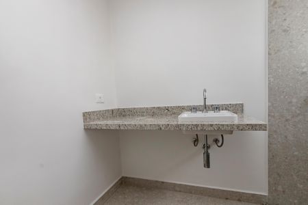 Apartamento à venda com 200m², 3 quartos e 4 vagas Apartamento à venda com 200m², 3 quartos e 4 vagasBanheiro da Suíte 2