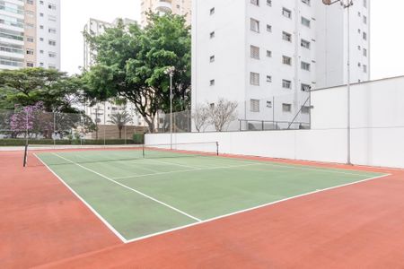 Apartamento à venda com 200m², 3 quartos e 4 vagas Apartamento à venda com 200m², 3 quartos e 4 vagasQuadra de Tênis