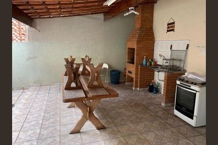 Casa à venda com 180m², 3 quartos e 4 vagas