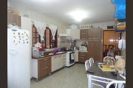 Casa à venda com 180m², 4 quartos e 2 vagas