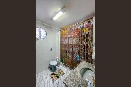 Casa à venda com 300m², 4 quartos e 2 vagasBanheiro