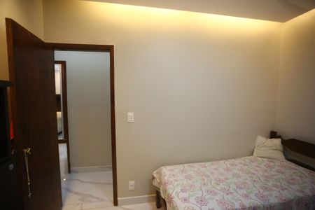 Apartamento à venda com 117m², 3 quartos e 1 vagaQuarto 2