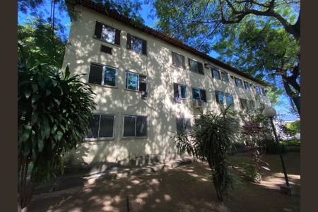 Apartamento à venda com 64m², 3 quartos e 3 vagas Apartamento à venda com 64m², 3 quartos e 3 vagasFachada