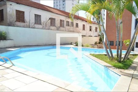 Apartamento à venda com 165m², 3 quartos e 4 vagas Apartamento à venda com 165m², 3 quartos e 4 vagasÁrea comum - Piscina