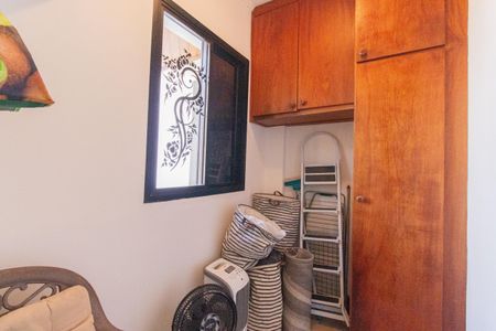 Apartamento à venda com 165m², 3 quartos e 4 vagas Apartamento à venda com 165m², 3 quartos e 4 vagasQuarto de Serviço