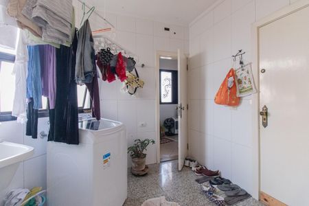 Apartamento à venda com 165m², 3 quartos e 4 vagas Apartamento à venda com 165m², 3 quartos e 4 vagasÁrea de Serviço