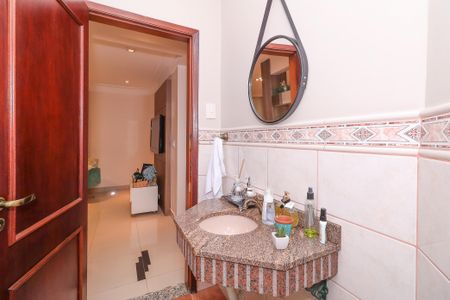 Casa à venda com 260m², 4 quartos e 4 vagas