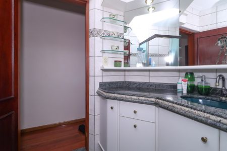 Casa à venda com 260m², 4 quartos e 4 vagas