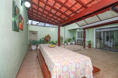 Casa à venda com 260m², 4 quartos e 4 vagas