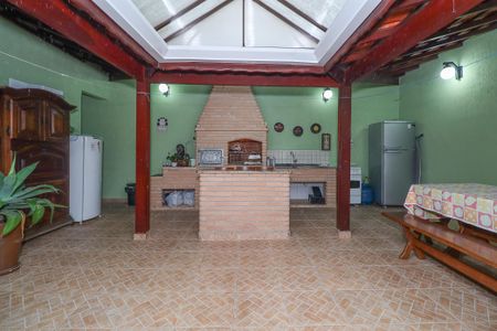 Casa à venda com 260m², 4 quartos e 4 vagas