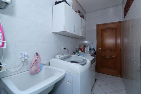 Casa à venda com 260m², 4 quartos e 4 vagas