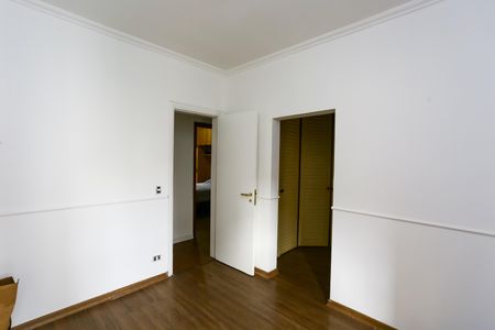 Apartamento à venda com 213m², 4 quartos e 3 vagas Apartamento à venda com 213m², 4 quartos e 3 vagas Suíte 1