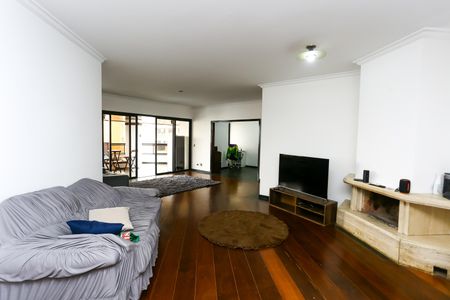 Apartamento à venda com 213m², 4 quartos e 3 vagas Apartamento à venda com 213m², 4 quartos e 3 vagasSala