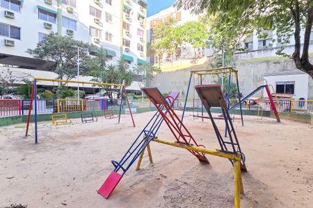 Apartamento à venda com 50m², 2 quartos e 1 vaga Apartamento à venda com 50m², 2 quartos e 1 vagaÁrea comum - Playground