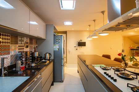 Apartamento à venda com 201m², 4 quartos e 4 vagas Apartamento à venda com 201m², 4 quartos e 4 vagasCozinha