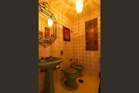 Apartamento à venda com 270m², 4 quartos e 2 vagas Apartamento à venda com 270m², 4 quartos e 2 vagasLavabo