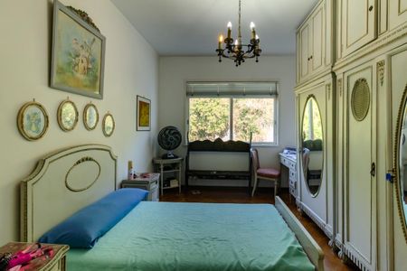 Apartamento à venda com 270m², 4 quartos e 2 vagas Apartamento à venda com 270m², 4 quartos e 2 vagasQuarto 2