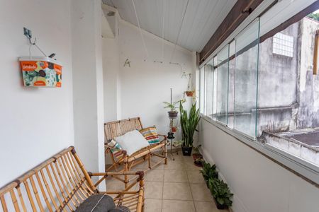 Casa à venda com 335m², 4 quartos e 2 vagas Casa à venda com 335m², 4 quartos e 2 vagasCasa 4 - varanda