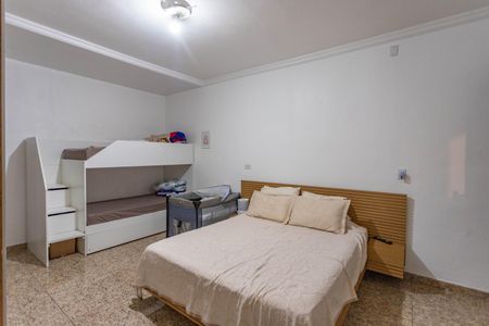Casa à venda com 335m², 4 quartos e 2 vagas Casa à venda com 335m², 4 quartos e 2 vagasCasa 3 - quarto