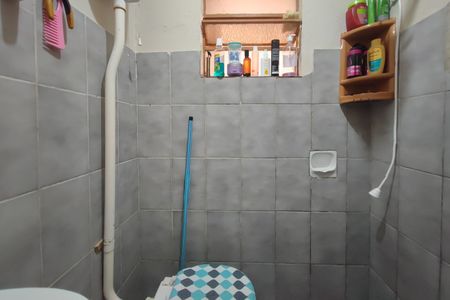 Casa à venda com 152m², 2 quartos e 2 vagas Casa à venda com 152m², 2 quartos e 2 vagasEdícula - Banheiro