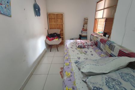 Casa à venda com 152m², 2 quartos e 2 vagas Casa à venda com 152m², 2 quartos e 2 vagasEdícula - Quarto