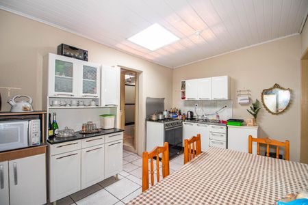 Casa à venda com 272m², 2 quartos e 1 vagaCozinha 