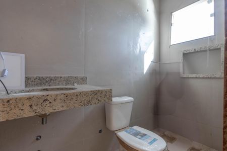 Casa à venda com 100m², 3 quartos e 1 vagaBanheiro