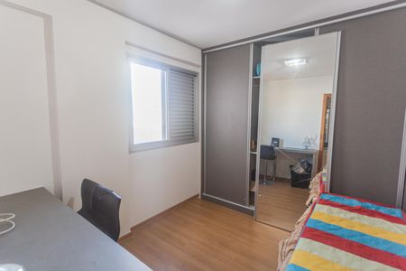 Apartamento à venda com 189m², 4 quartos e 4 vagas Apartamento à venda com 189m², 4 quartos e 4 vagasSala 2